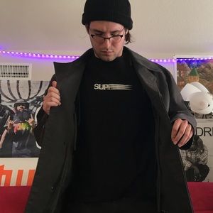 Meet your Posher, Max